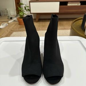 Steve Madden Sunnie Bootie black